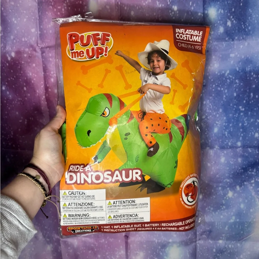 New kids ride a dinosaur costume size 4-6 years